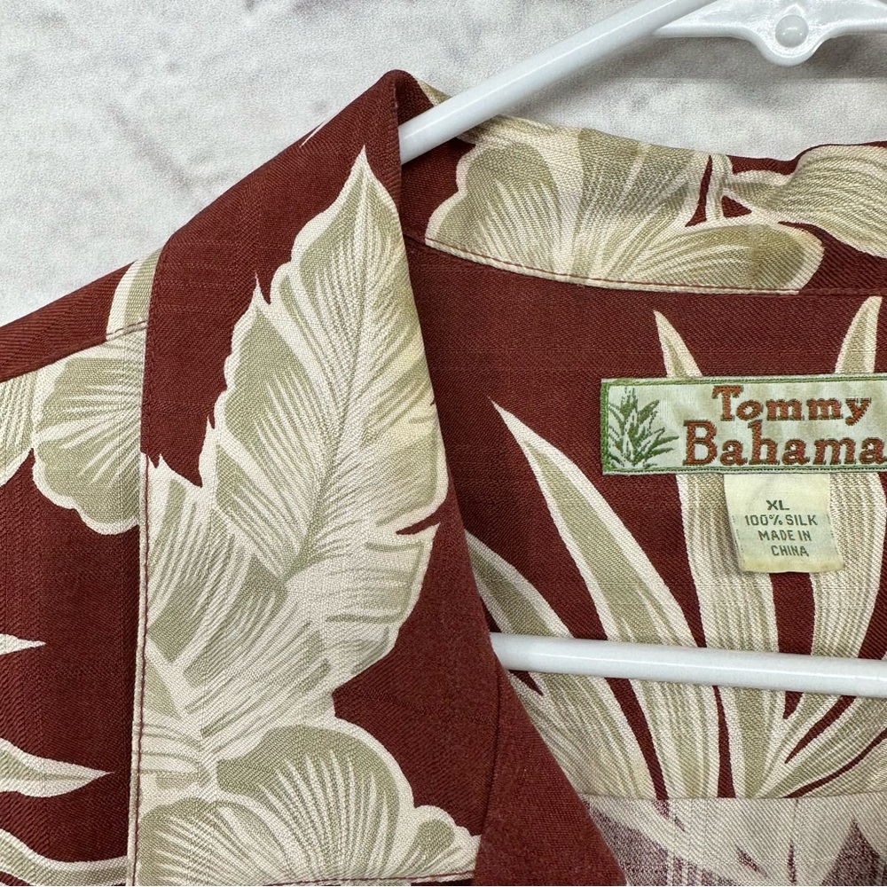 TOMMY BAHAMA Silk Shirt Size XL Short Sleeve Side Slit Button Down Leaves - Picture 4 of 11